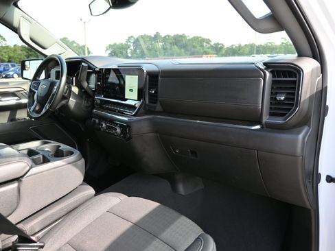 Used 2025 Chevrolet Silverado 1500 LT AWD/4WD image 15