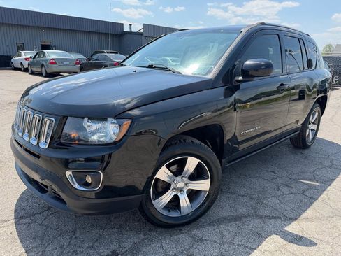 Used 2017 Jeep Compass High Altitude FWD image 3