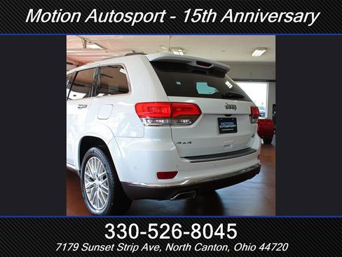 Used 2017 Jeep Grand Cherokee Summit AWD/4WD image 6