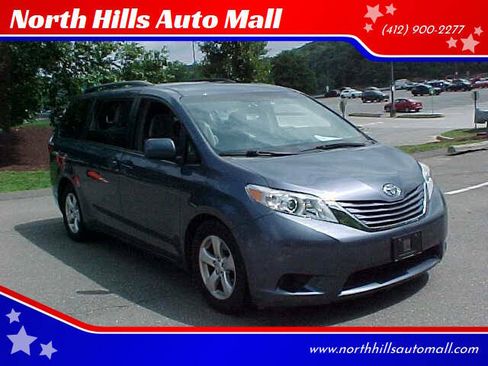Used 2015 Toyota Sienna LE FWD image 1