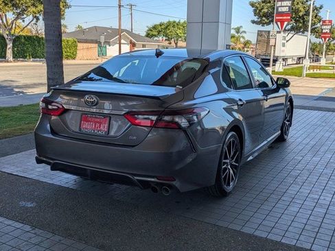 Used 2023 Toyota Camry SE image 8