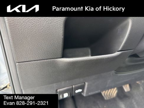 Used 2021 Nissan Kicks SR w/ Exterior Package image 17