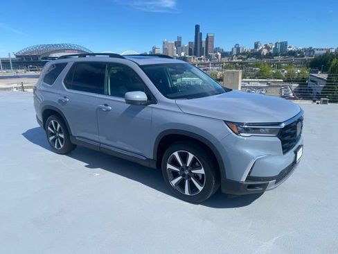 Used 2025 Honda Pilot Touring image 30