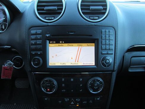 Used 2010 Mercedes-Benz GL 450 4MATIC image 17