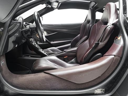 Used 2018 McLaren 720S Performance image 21