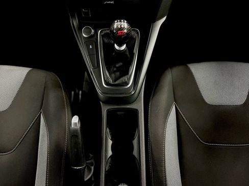 Used 2016 Ford Focus ST image 34