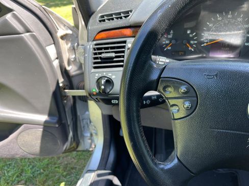 Used 2002 Mercedes-Benz E 320 4MATIC Wagon image 26