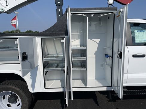 New 2025 Ford F550 4x4 Regular Cab Super Duty image 32