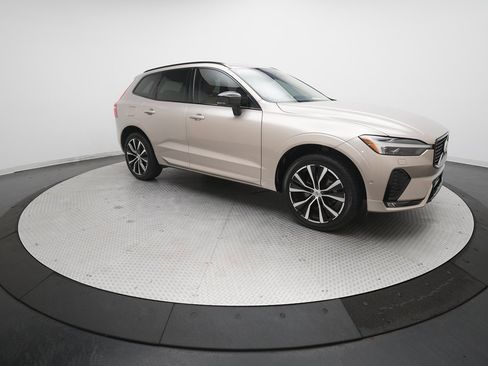 Used 2024 Volvo XC60 B5 Plus w/ Protection Package Premier image 13