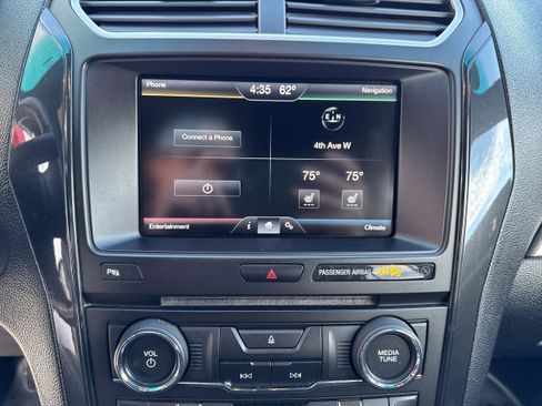 Used 2016 Ford Explorer XLT w/ Equipment Group 202A image 21