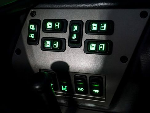 Used 2006 HUMMER H1 4-Door Wagon AWD/4WD image 25