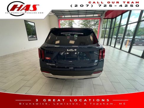 Used 2024 Kia Sorento S w/ Panoramic Sunroof Package AWD/4WD image 5