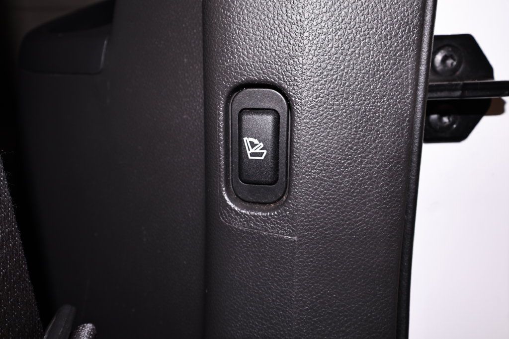 Used 2014 Ford Explorer Limited w/ Equipment Group 301A AWD/4WD image 17
