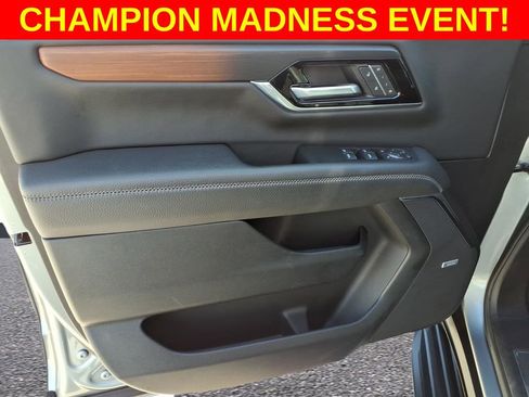 Used 2025 GMC Yukon Denali image 18