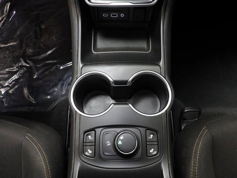 Used 2019 GMC Terrain SLE w/ Driver Convenience Package image 12