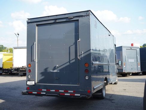 Used 2022 Ford Transit 350 DRW RWD image 9