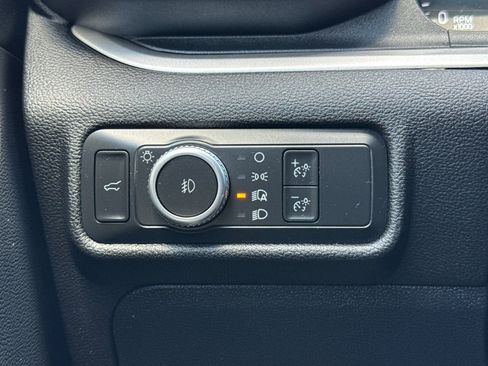 Used 2022 Ford Explorer XLT w/ Equipment Group 202A RWD image 31