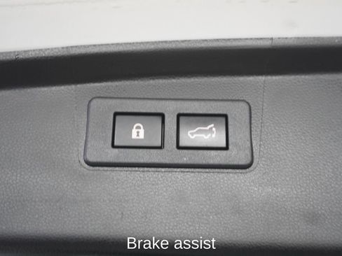 Used 2024 Subaru Outback Premium image 6