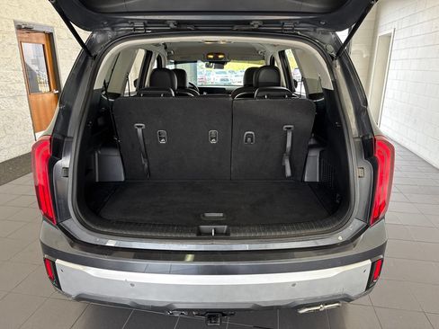 Used 2024 Kia Telluride S FWD image 9