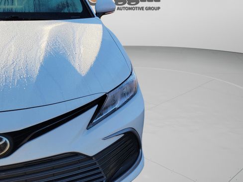 Used 2022 Toyota Camry LE image 13