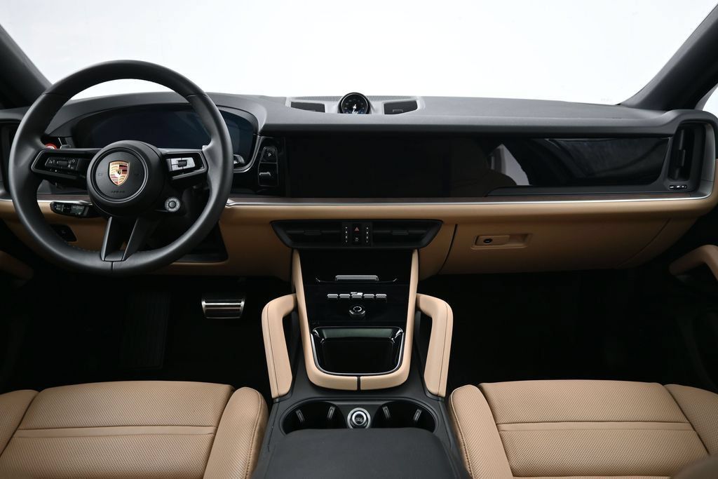 Certified 2025 Porsche Cayenne Coupe AWD/4WD image 9
