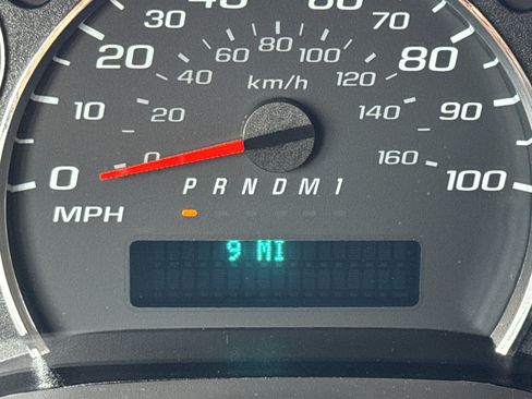 New 2025 GMC Savana 2500 w/ Driver Convenience Package image 21