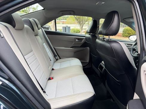 Used 2016 Toyota Camry SE image 30