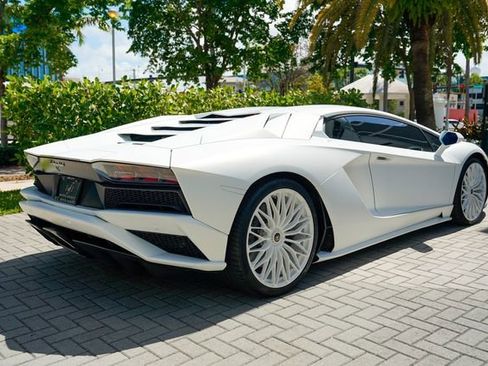 Used 2018 Lamborghini Aventador S AWD/4WD image 26