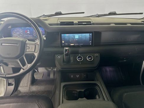 Used 2021 Land Rover Defender 110 X-Dynamic SE image 23