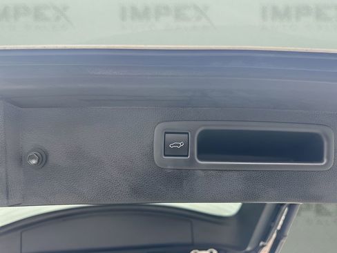 Used 2022 Toyota Highlander XLE image 31