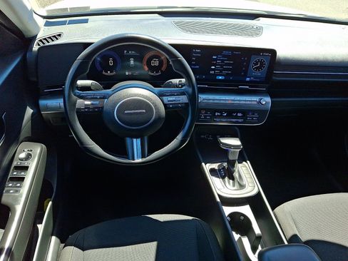 Used 2025 Hyundai Kona SEL FWD image 11