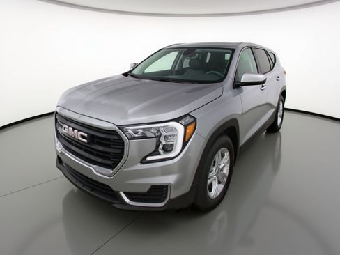 Used 2024 GMC Terrain SLE FWD image 3