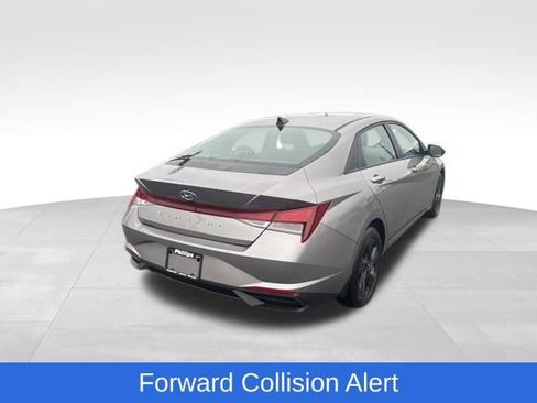 Used 2023 Hyundai Elantra SEL image 4