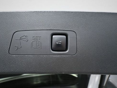 Used 2023 Lincoln Corsair Reserve w/ Jet Appearance Package image 39