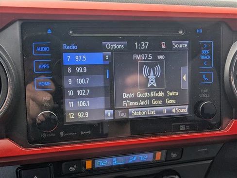 Used 2017 Toyota Tacoma TRD Off-Road image 12