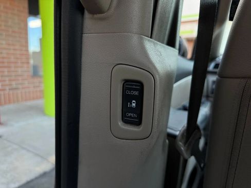 Used 2016 Honda Odyssey EX-L image 19