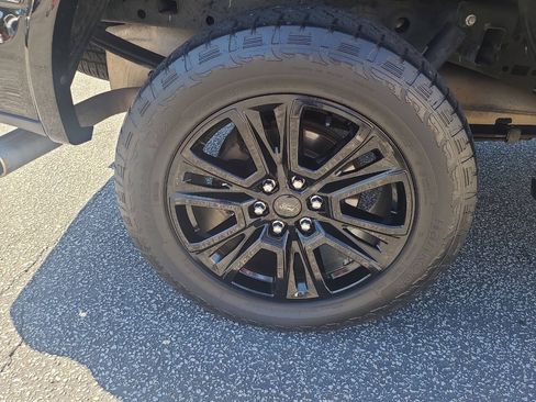 Used 2018 Ford F150 Platinum w/ Equipment Group 701A Luxury AWD/4WD image 12