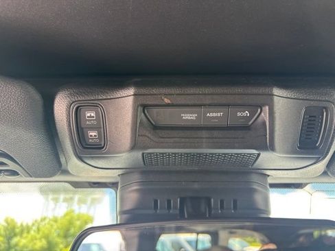 Used 2025 Jeep Wrangler Unlimited Sahara w/ Safety Group AWD/4WD image 40