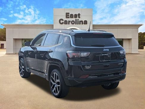 Used 2025 Jeep Compass Limited w/ Elite Group AWD/4WD image 5
