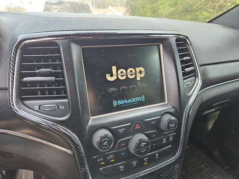 Used 2014 Jeep Grand Cherokee Limited w/ Luxury Group II image 19