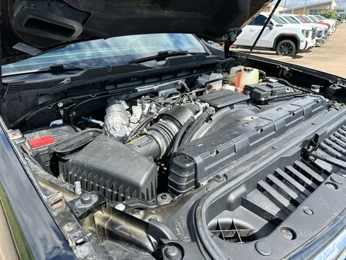 Used 2024 Chevrolet Silverado 2500 High Country w/ High Country Premium Package AWD/4WD image 28