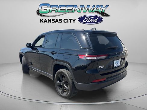 Used 2023 Jeep Grand Cherokee Altitude AWD/4WD image 5
