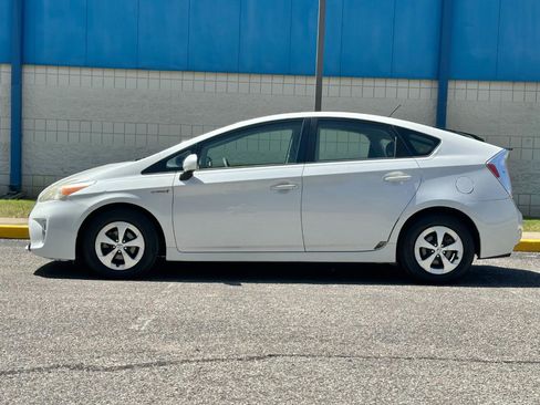 Used 2013 Toyota Prius Three w/ Protection Pkg FWD image 4