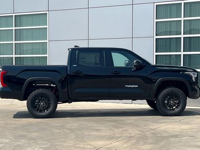 New 2026 Toyota Tundra SR5 w/ SR5 Premium Package
