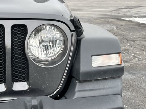 Used 2020 Jeep Wrangler Sport image 9