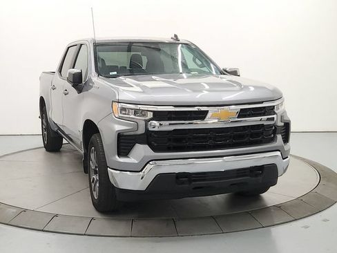 Used 2025 Chevrolet Silverado 1500 LT AWD/4WD image 3