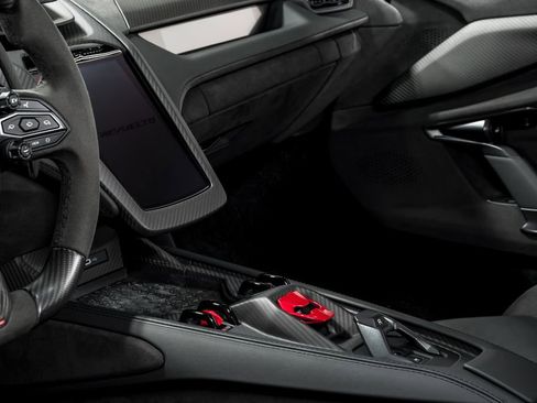 Used 2024 Lamborghini Revuelto image 21