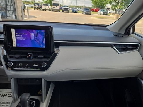 Used 2023 Toyota Corolla Cross LE FWD image 22