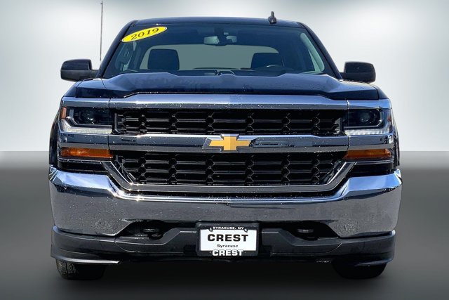Used 2019 Chevrolet Silverado 1500 LT AWD/4WD image 2