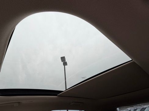 Used 2022 Lincoln Nautilus Reserve w/ Equipment Group 201A image 19